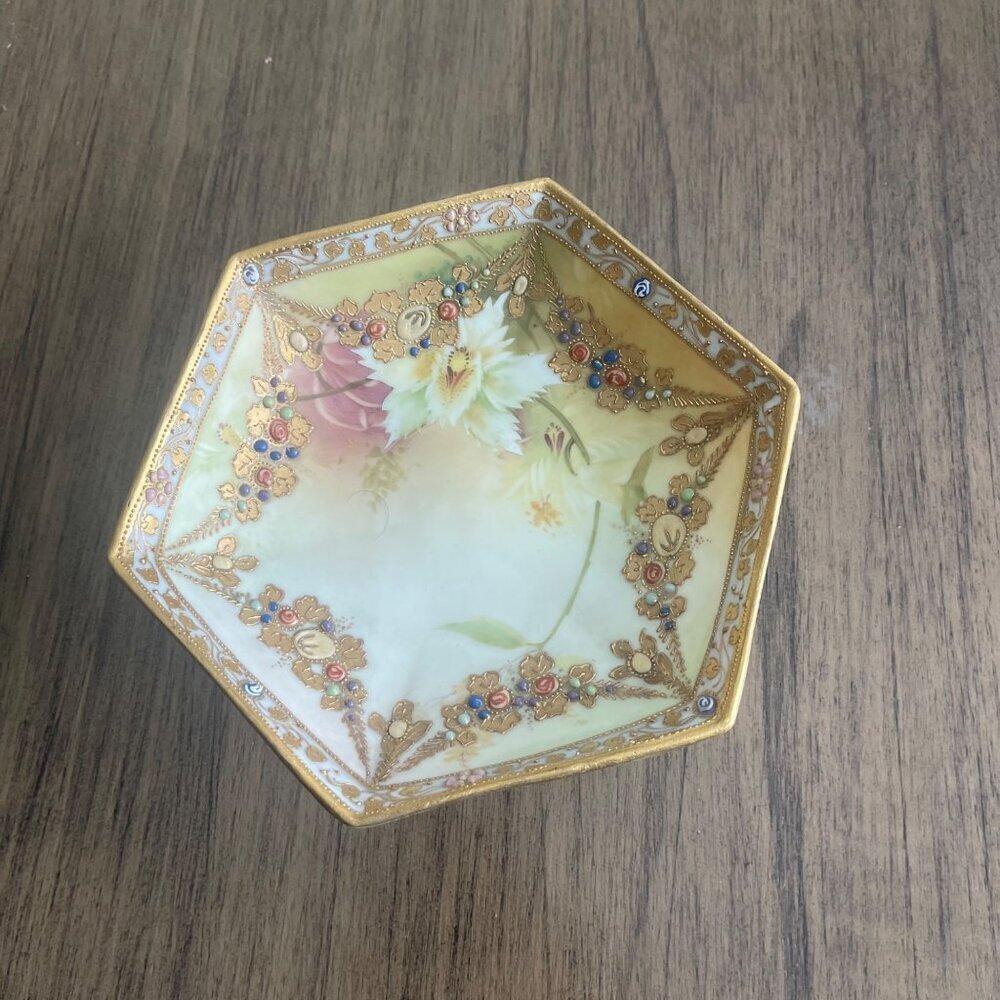 Beautiful Vintage Hand Painted Morimura Nippon Bowl Dish with Three Foot